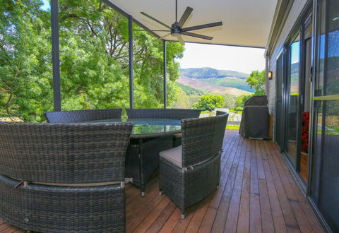 Cranmore Cottage - Holiday Sunshine Coast 0