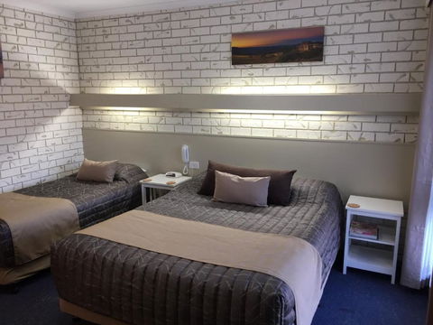 Culcairn Motor Inn - Holiday Sunshine Coast 4