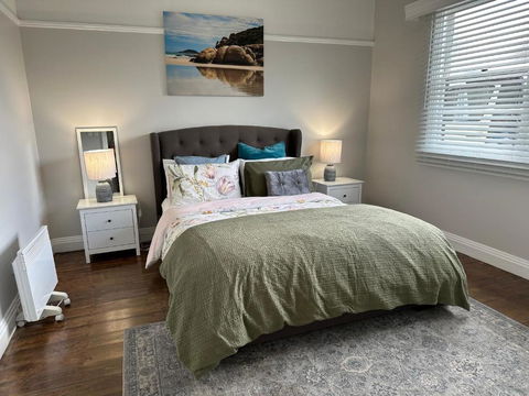 Daisy Cottage On Duke 3BR - Sunshine Coast Tourism 0