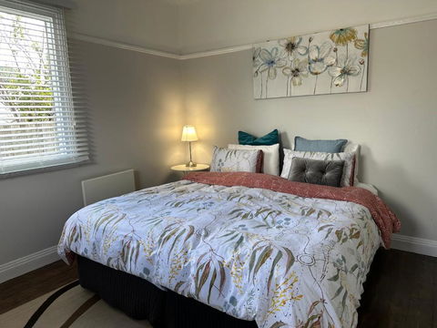 Daisy Cottage On Duke 3BR - Sunshine Coast Tourism 3