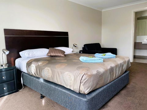 Dalvue Motel - Sunshine Coast Tourism 1