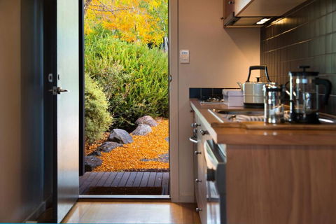 Daylesford Spa Villa 4 - Sunshine Coast Tourism 3