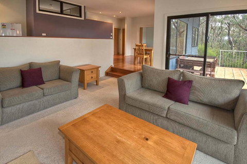 Delmonte - Sunshine Coast Tourism 2