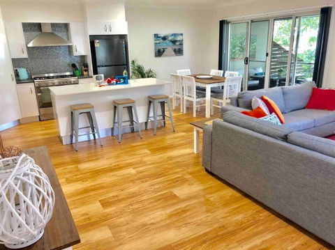 DELUXE Escape! Central, NEW & Spacious 3 Bed - Sunshine Coast Tourism 0