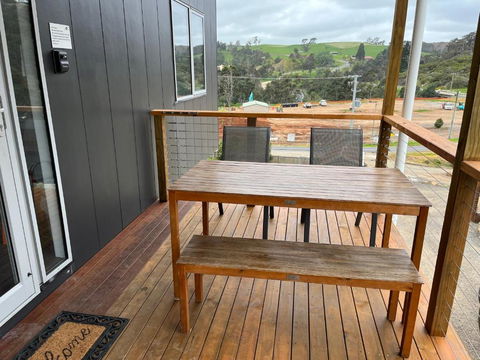 Derby Digs Cabin - Sunshine Coast Tourism 1