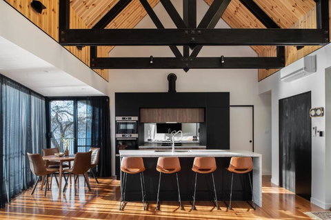 Deviot Boat House - Sunshine Coast Tourism 3