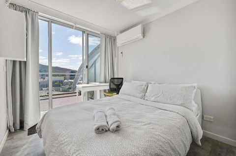 Dana- Room In A Shared Duplex Apartment-3 - Sunshine Coast Tourism 1