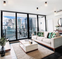 27 Docklands2BD2BTH SkyBusFree tramTrainStation - Sunshine Coast Tourism