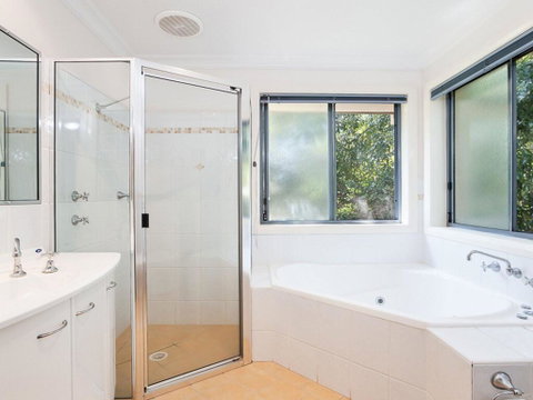 27a Christmas Bush Avenue - Wifi, Aircon, Close To Dutchies Beach - Sunshine Coast Tourism 3
