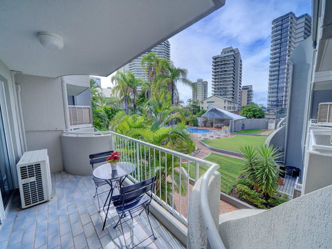 2BR Aloha Lane Main Beach Apartment - Holiday Sunshine Coast 2