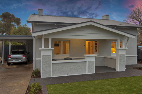 2BR Cottage With Parking Close To Adelaide CBD - Sunshine Coast Tourism 0