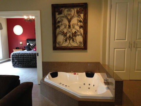 3 Kings Bed And Breakfast - Sunshine Coast Tourism 0