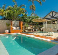 3 Little Pigs Holiday Home - Sunshine Coast Tourism