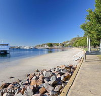 3 Tomaree Street - cute 4 bedroom house with aircon in the heart of town - Sunshine Coast Tourism