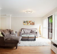 3-Bed Home with BBQ Patio near Parks and Playgrounds - Sunshine Coast Tourism