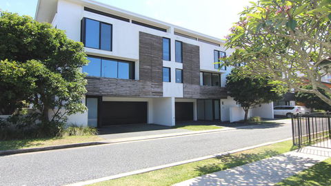 3/26 West Street-CBD Location! - Holiday Sunshine Coast 0