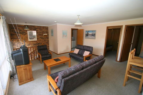3/9 Park Road, Jindabyne - Sunshine Coast Tourism 0