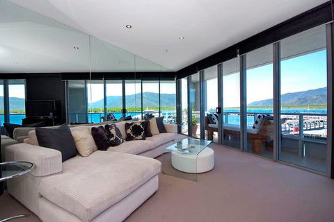 301 Harbour Lights - Holiday Sunshine Coast 0