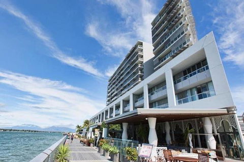 301 Harbour Lights - Holiday Sunshine Coast 3