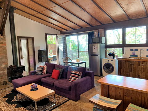 305 Montville - The Artist's Cottage - Sunshine Coast Tourism 0