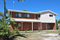 31 Bombala Crescent - Two storey home with covered outdoor deck fully fenced backyard. Pet friendly
