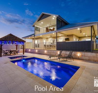 34 Madaffari Drive - Pool - Sunshine Coast Tourism