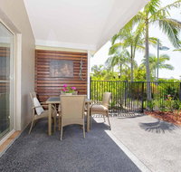 356 ' Oaks Pacific Blue' 265 Sandy Point Rd - Air conditioned direct pool access and suited for disability - Sunshine Coast Tourism