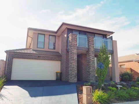 4 Bed 2 And A Half Bath Luxury Villa In Point Cook - Sunshine Coast Tourism 0