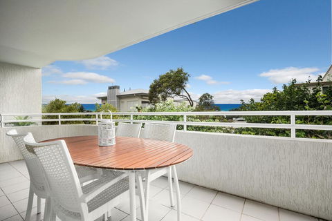 4 Cote D Azur 6 Douglas Street - Holiday Sunshine Coast 1