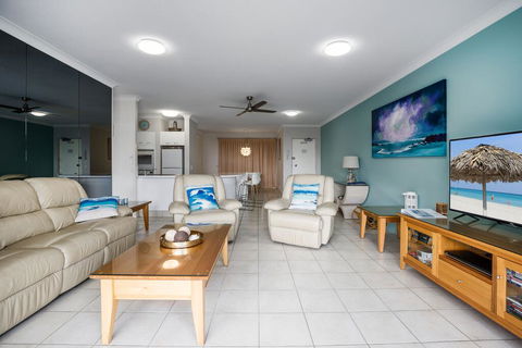 4 Cote D Azur 6 Douglas Street - Holiday Sunshine Coast 0