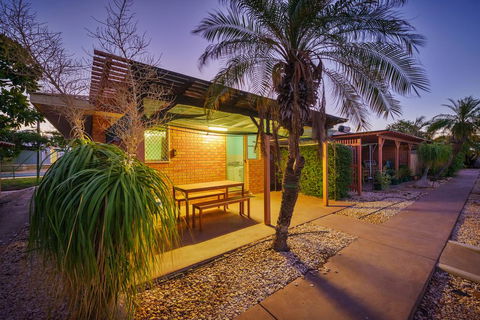 4/1 Maidstone Crescent - Sunshine Coast Tourism 0