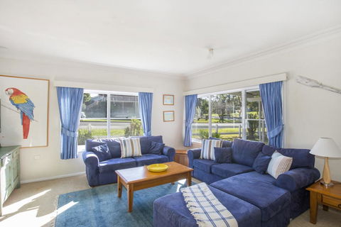 45 Golf Ave - Superb Location - Sunshine Coast Tourism 1