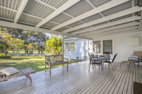 45 Golf Ave - Superb Location - Sunshine Coast Tourism 0