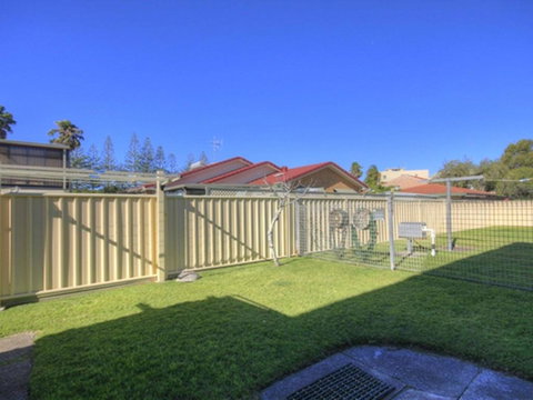 45A Wharf - Upstairs - Holiday Sunshine Coast 1
