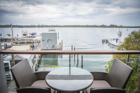 5 Knots Metung - Sunshine Coast Tourism 3