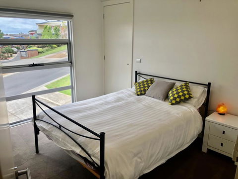 5 Star Gowanbrae Views - Holiday Sunshine Coast 0