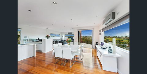 5 Star Gowanbrae Views - Holiday Sunshine Coast 3