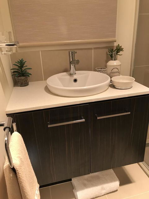 5 Star Room With Own Bathroom - Singles, Couples, Families Or Executives - Holiday Sunshine Coast 3