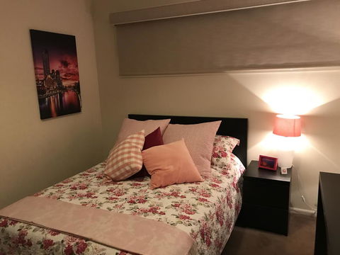 5 Star Room With Own Bathroom - Singles, Couples, Families Or Executives - Holiday Sunshine Coast 0