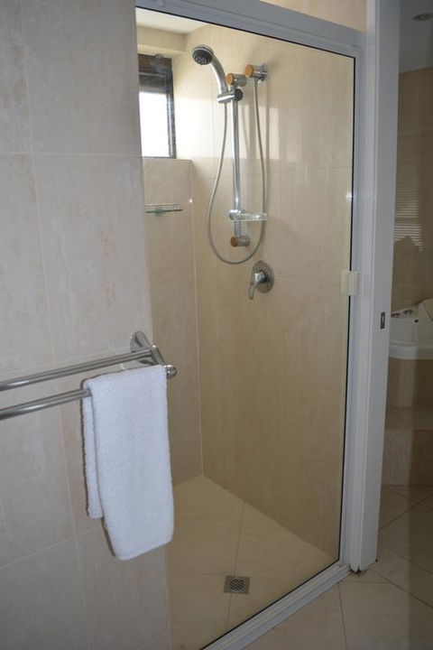 5,  Apartment On The Esplanade - Sunshine Coast Tourism 2