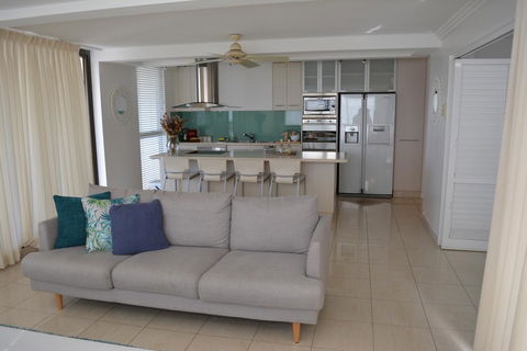 5,  Apartment On The Esplanade - Sunshine Coast Tourism 1