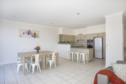 5/14 Dolphin St- Dolphin 5 At Ulladulla - Sunshine Coast Tourism 3