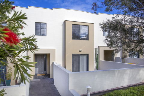5/14 Dolphin St- Dolphin 5 At Ulladulla - Sunshine Coast Tourism 0