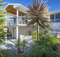 58 Seaview St - Summer Days - Sunshine Coast Tourism