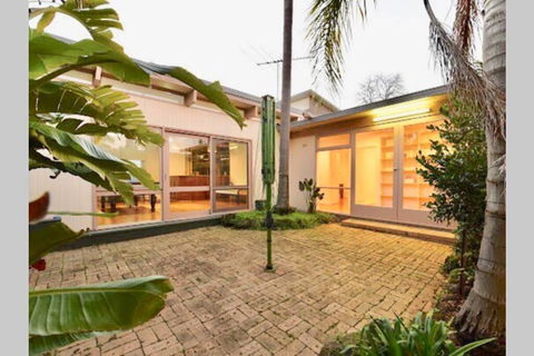 6 Bedroom Beautiful And Comfy Family House - Holiday Sunshine Coast 3