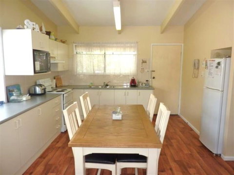 6 Normandy St - Charm At The Inlet - Sunshine Coast Tourism 3