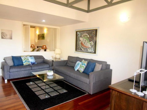 6 Pt Lookout Beach Resort - Sunshine Coast Tourism 0