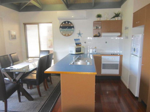 6 Pt Lookout Beach Resort - Sunshine Coast Tourism 1