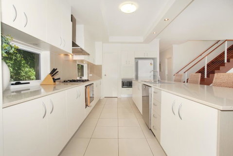 60 Beachway Parade, Marcoola, 500 BOND, Linen Supplied - Sunshine Coast Tourism 3