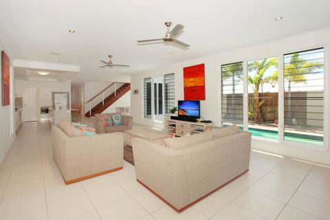 60 Beachway Parade, Marcoola, 500 BOND, Linen Supplied - Sunshine Coast Tourism 1